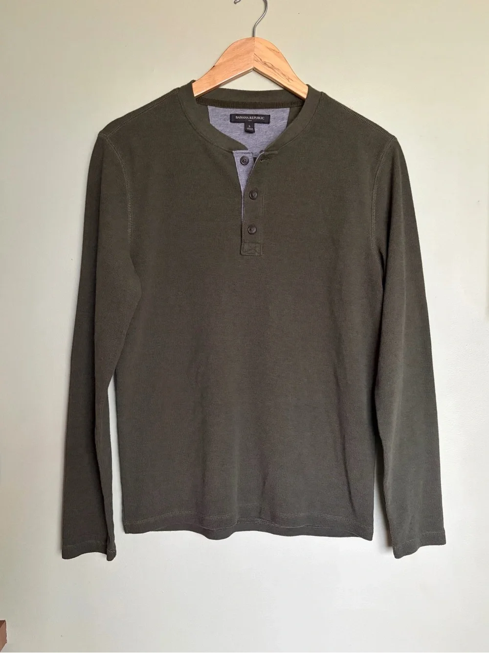 Banana Republic Men’s Olive Green Long-Sleeve Henley Shirt Size S Preppy Layers